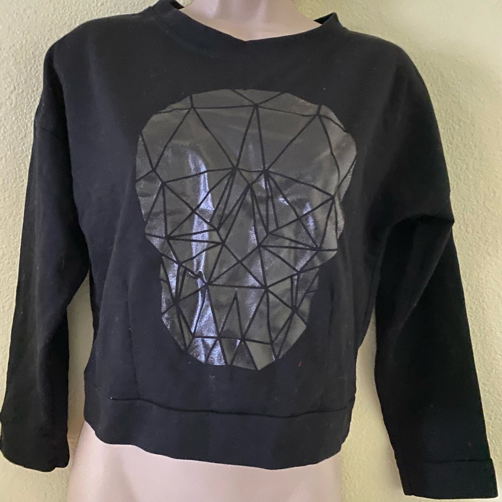 Black NWOT skull head sweater